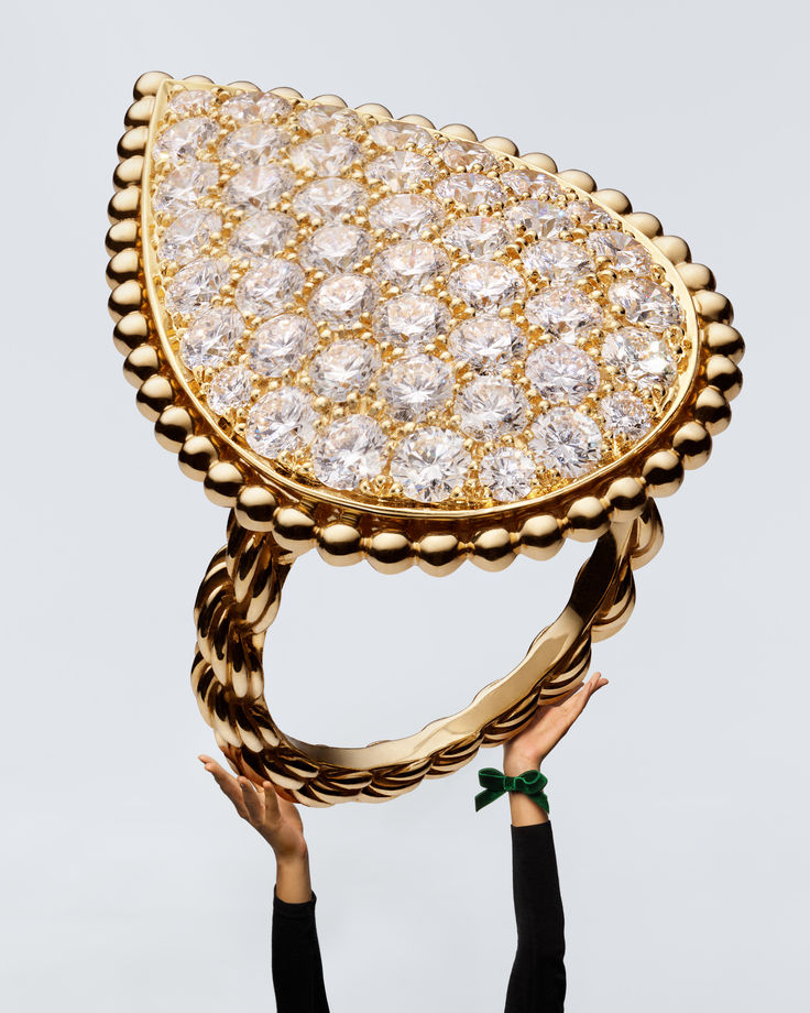 La bague Serpent Bohème de Boucheron : Un symbole intemporel de sensualité