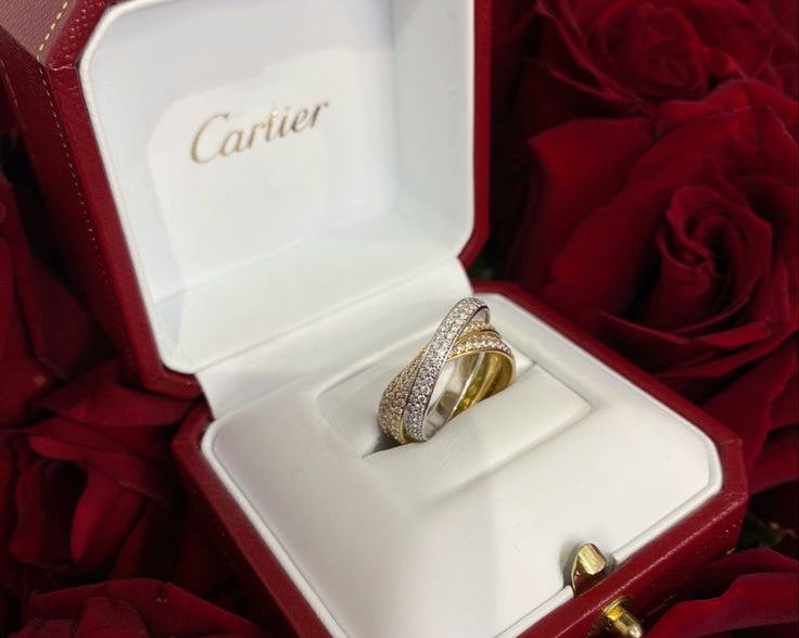 La bague Trinité de Cartier : une réinvention moderne d’un classique intemporel